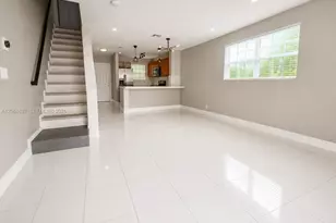 8201 Fairway Rd, Sunrise, FL 33351 - Photo 3