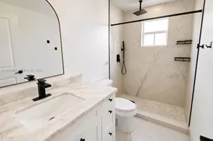 8201 Fairway Rd, Sunrise, FL 33351 - Photo 7