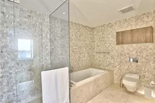 88 SW 7th St, Miami, FL 33130 - Photo 5