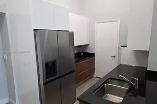 1900 N Bayshore Dr, Miami, FL 33132 - Photo 3