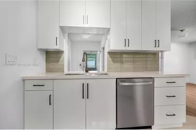 8830 NW 17th St, Plantation, FL 33322 - Photo 5