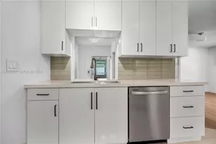 8830 NW 17th St, Plantation, FL 33322 - Photo 5