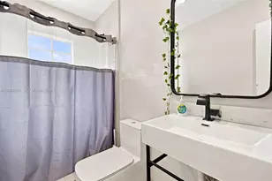 240 Carlisle Dr, Miami Springs, FL 33166 - Photo 21