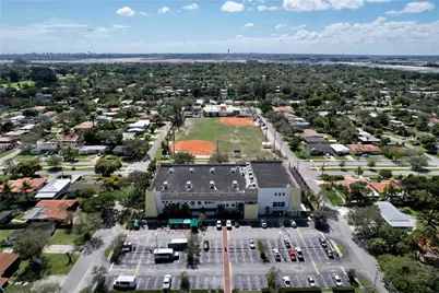 240 Carlisle Dr, Miami Springs, FL 33166 - Photo 33