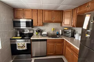 1055 Country Club Dr, Margate, FL 33063 - Photo 9