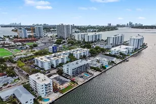 1820 S Treasure Dr, North Bay Village, FL 33141 - Photo 23