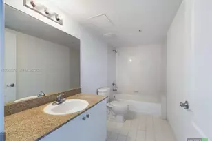 60 NW 37th Ave, Miami, FL 33125 - Photo 17