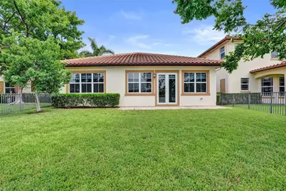 10340 Lake Vista Ct, Parkland, FL 33076 - Photo 7