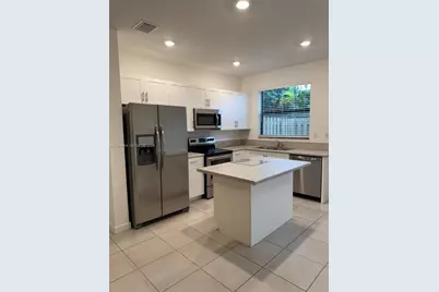 768 NE 206th Ter #768, Miami, FL 33179 - Photo 1