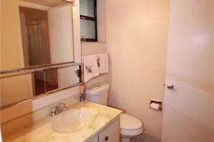 900 Colony Point Cir, Pembroke Pines, FL 33026 - Photo 13