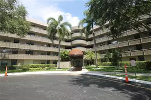 900 Colony Point Cir, Pembroke Pines, FL 33026 - Photo 21