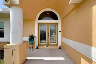518 SW Lacroix Ave, Port Saint Lucie, FL 34953 - Photo 9