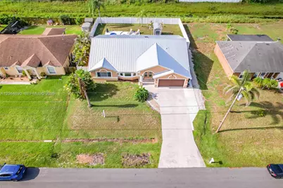 518 SW Lacroix Ave, Port Saint Lucie, FL 34953 - Photo 3