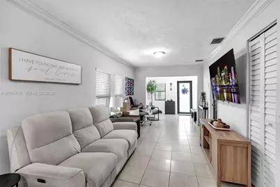 930 NE 132nd St, North Miami, FL 33161 - Photo 13