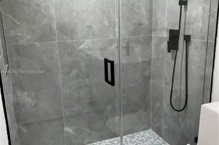 9990 NW 9th St Cir, Miami, FL 33172 - Photo 21