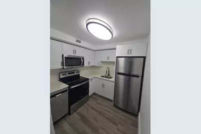 8101 Crespi Blvd #403, Miami Beach, FL 33141 - Photo 3