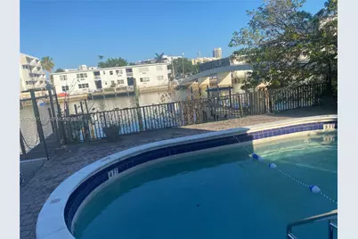 8101 Crespi Blvd #403, Miami Beach, FL 33141 - Photo 17