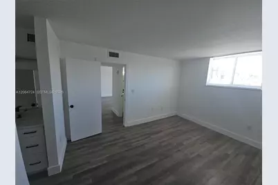 8101 Crespi Blvd #403, Miami Beach, FL 33141 - Photo 11