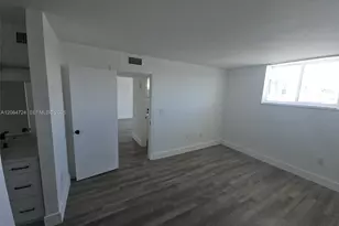 8101 Crespi Blvd, Miami Beach, FL 33141 - Photo 11
