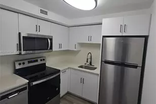 8101 Crespi Blvd, Miami Beach, FL 33141 - Photo 5