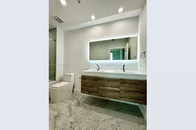 31 SE 5th St #4214, Miami, FL 33131 - Photo 13