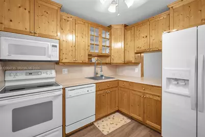 301 NW 76th Ave #102, Margate, FL 33063 - Photo 9