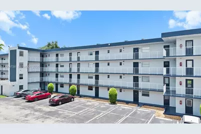 447 NE 195 Th St #414, Miami, FL 33179 - Photo 1