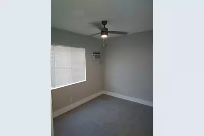 808 SW 14th Ter #4, Fort Lauderdale, FL 33312 - Photo 3