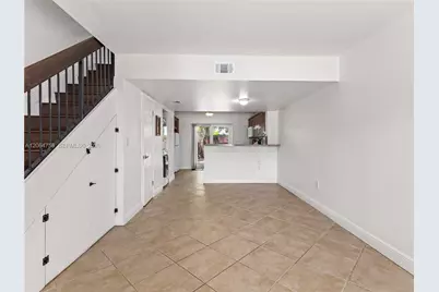560 NW 82nd Pl #306, Miami, FL 33126 - Photo 11