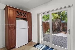 560 NW 82nd Pl, Miami, FL 33126 - Photo 15