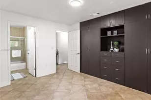 560 NW 82nd Pl, Miami, FL 33126 - Photo 21