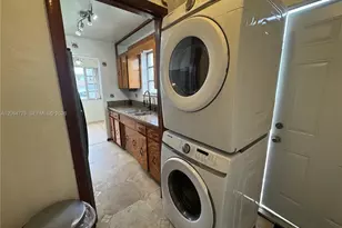 648 E 40th St, Hialeah, FL 33013 - Photo 13