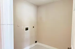 18414 NW 9th St, Pembroke Pines, FL 33029 - Photo 15