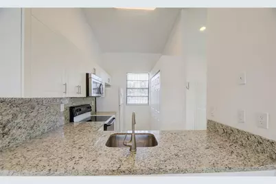 6707 NW 193rd Ln #0, Hialeah, FL 33015 - Photo 15