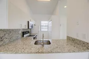 6707 NW 193rd Ln, Hialeah, FL 33015 - Photo 15