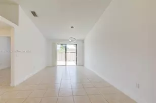 6707 NW 193rd Ln, Hialeah, FL 33015 - Photo 7