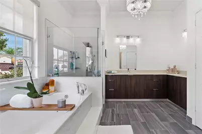1046 SW 159th Way, Pembroke Pines, FL 33027 - Photo 13
