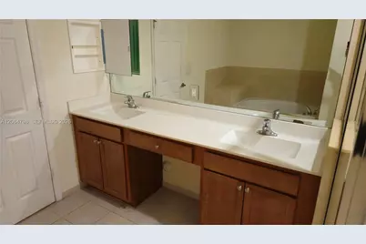 3477 SE 3rd St, Homestead, FL 33033 - Photo 15