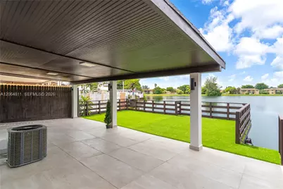2523 W 65th St, Hialeah, FL 33016 - Photo 25