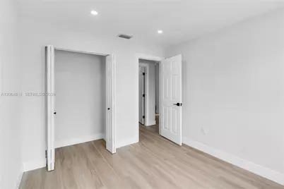 2523 W 65th St, Hialeah, FL 33016 - Photo 13