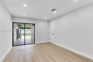 2523 W 65th St, Hialeah, FL 33016 - Photo 25