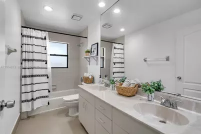 1051 Deerpath Ct, Weston, FL 33326 - Photo 15