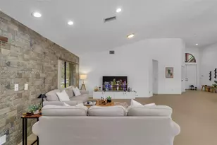 1051 Deerpath Ct, Weston, FL 33326 - Photo 5
