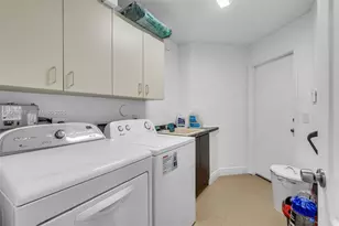 1051 Deerpath Ct, Weston, FL 33326 - Photo 21