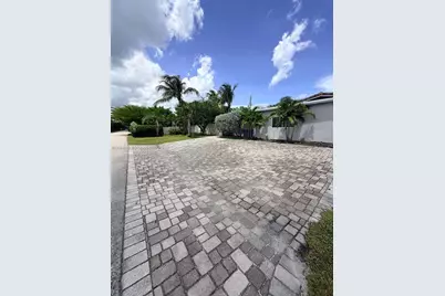 1301 NE 42nd St, Oakland Park, FL 33334 - Photo 19