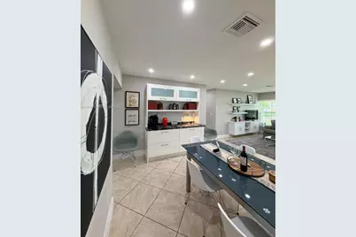 1301 NE 42nd St, Oakland Park, FL 33334 - Photo 9