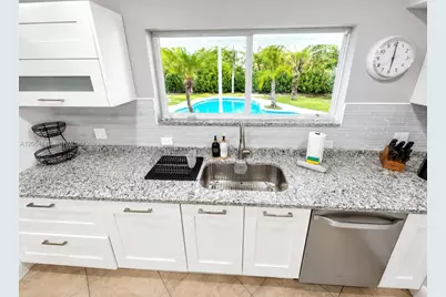 1301 NE 42nd St, Oakland Park, FL 33334 - Photo 19