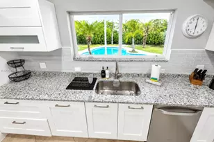 1301 NE 42nd St, Oakland Park, FL 33334 - Photo 19
