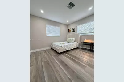 1301 NE 42nd St, Oakland Park, FL 33334 - Photo 61