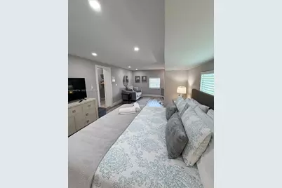 1301 NE 42nd St, Oakland Park, FL 33334 - Photo 49
